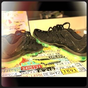 Air VaporMax Plus Black Volt Sole